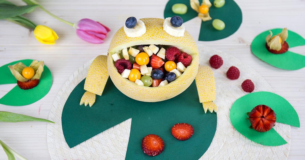 Melonen Frosch gefüllt mit Obst - gesunde Snacks für Kinder