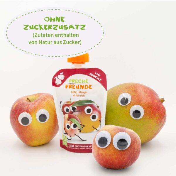 Freche Freunde Bio-Quetschie Apfel, Mango & Pfirsich mit den Charakteren Alfred Apfel, Momo Mango und Peggy Pfirsich, jeweils mit Kulleraugen. Aufschrift: „Ohne Zuckerzusatz – Zutaten enthalten von Natur aus Zucker“.