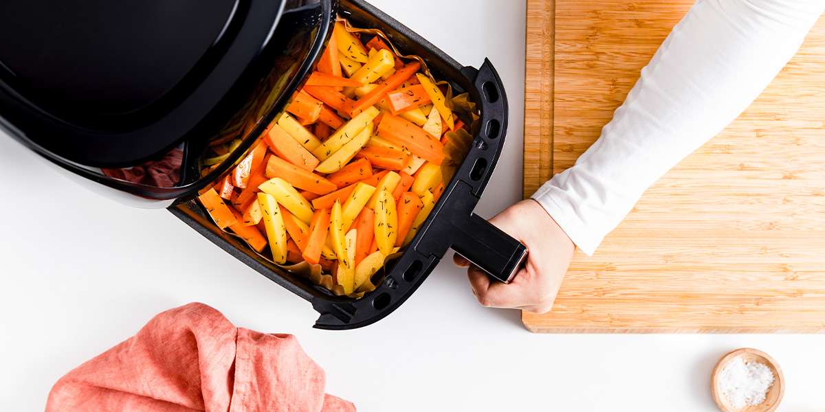 Gemuese_Pommes_in-der-Heißluftfriteuse-Schritt-4