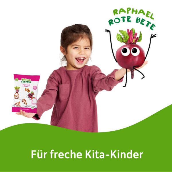 Lachendes Kitakind hält in der einen Hand eine Tüte Laugensnack und auf der anderen Hand sitzt Raphael Rote Bete. Darunter steht: geeignet für Kinderkartenkinder