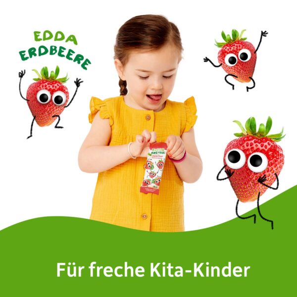 Freche Freunde Bio Frecher Riegel Apfel & Erdbeere trifft auf ein freches Kita-Kind! Ein Mädchen in gelbem Kleid öffnet neugierig den Riegel, während rundherum Edda Erdbeere und ihre witzigen Kumpels tanzen. Der perfekte Snack für Kita-Kinder mit Geschmack.